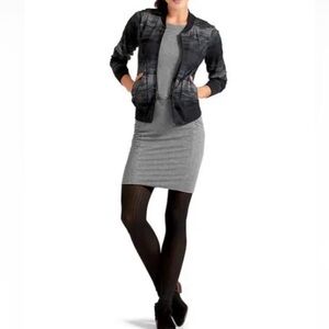 Athleta Westwood Dress Micro Stripe Capped Sleeve Grey Black Ruched Preppy Small